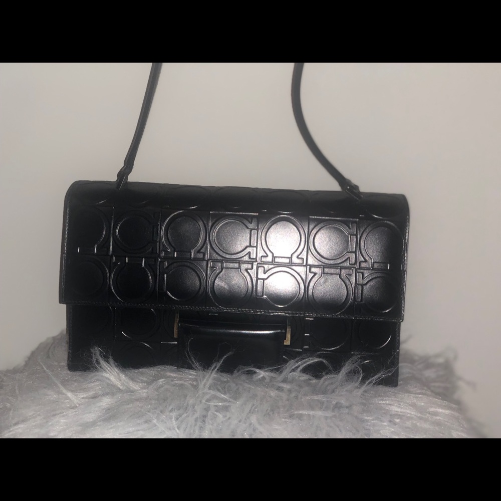 Ferragamo Shoulder Bag with top handle Black